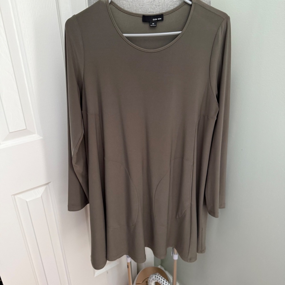 Sun Kim SK113 A-Line Tunic Top M Olive Green Lagenlook Granola Girl Minimalist